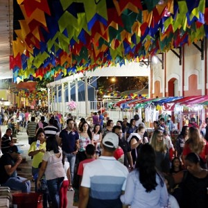 Caruaru tem umas das festas juninas mais animadas; mande imagens e fatos de sua cidade